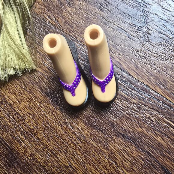 Bratz Funk Out Fianna Reproduction Doll with Outfit Shoes Earrings - Picture 5 of 6